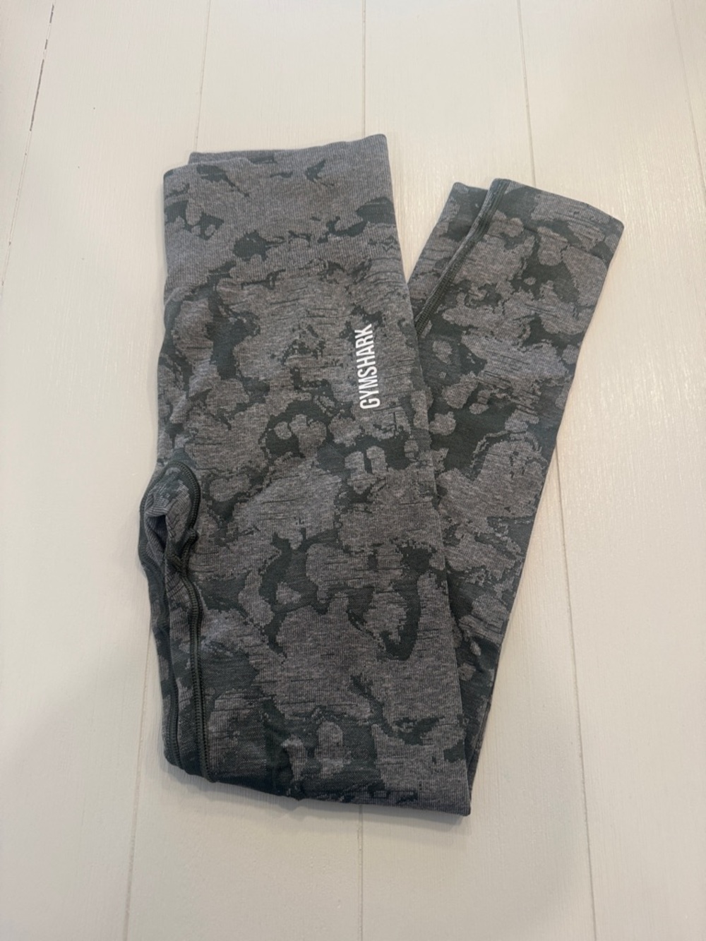 Gymshark women’s green Camo Leggings XS